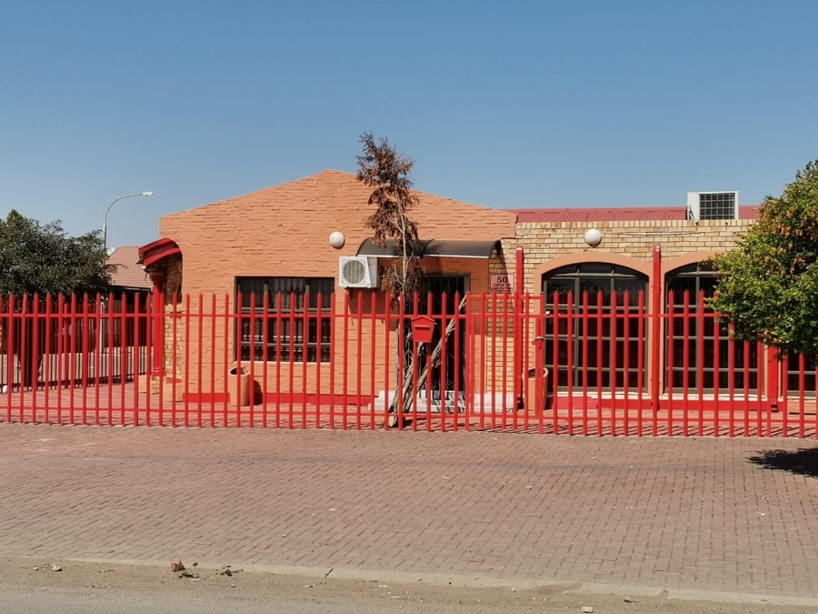 3 Bedroom Property for Sale in Karlienpark North West